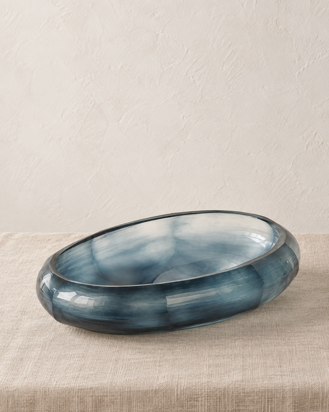 Boccioni Schale, Glas, rauchblau, H 6cm, 30x20 cm