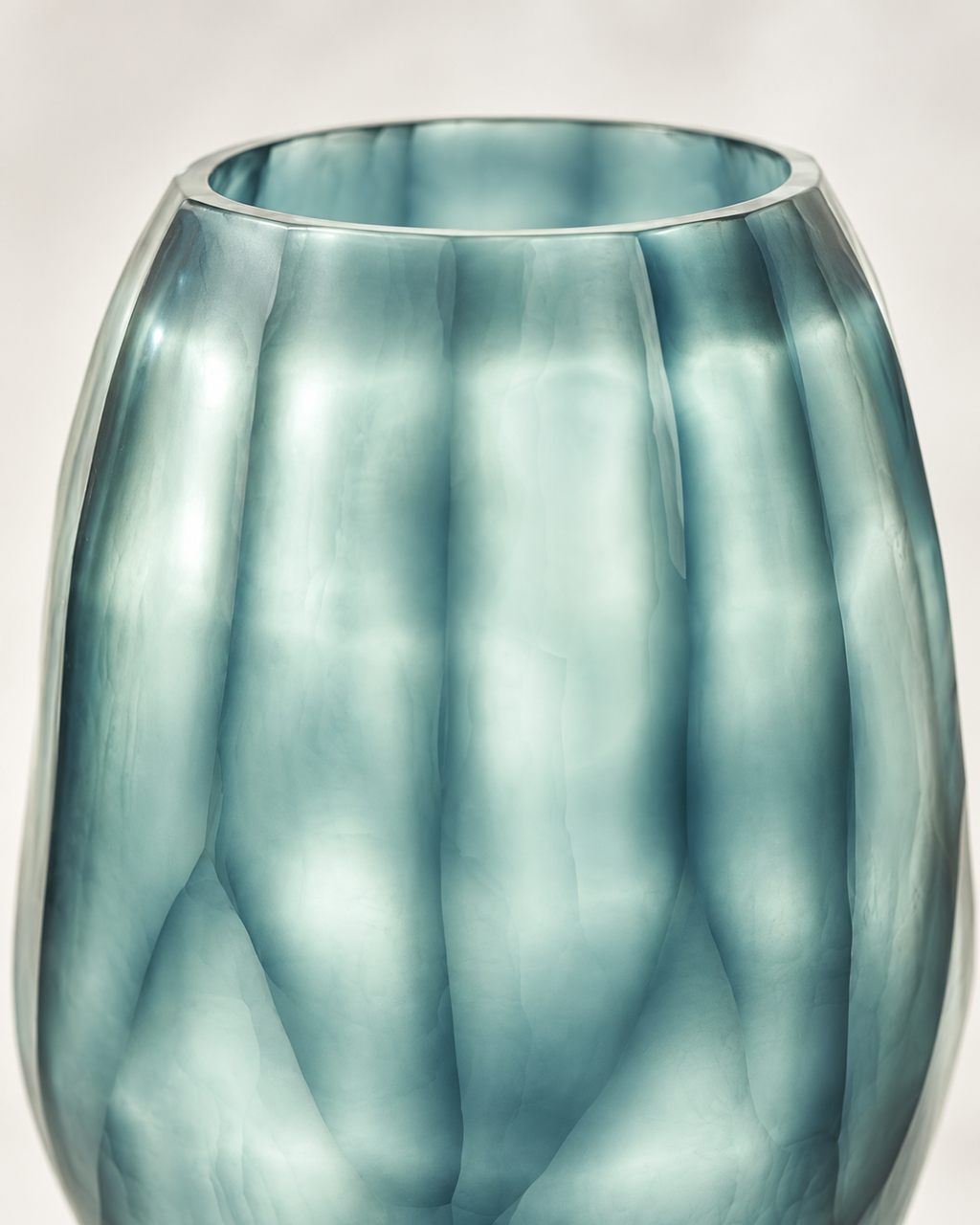 Boccioni Vase, Glas, rauchblau, H 27cm, D 21/16,5