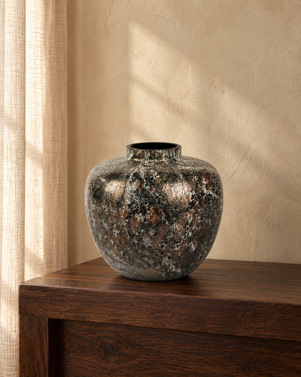 Paomo Vase schwarz weiß kupfer