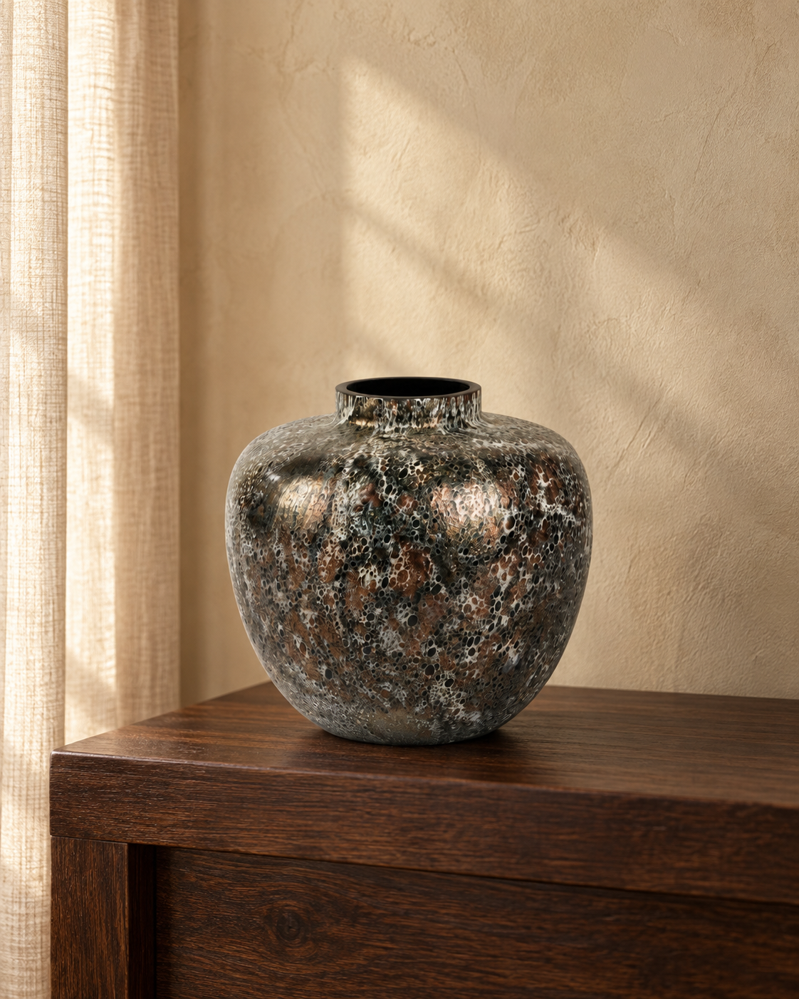 Paomo Vase schwarz weiß kupfer