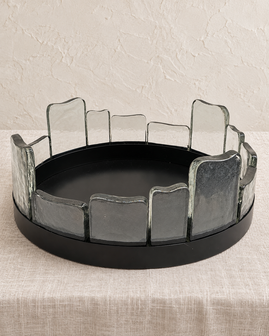 Fjord Dekoschale, schwarz Eisen pulverbeschichtet mit Glas H 15 cm D 41 cm