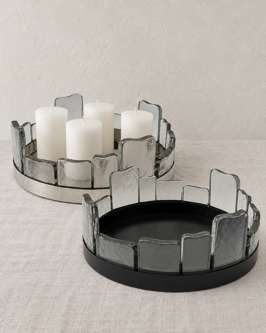 Fjord Dekoschale, schwarz Eisen pulverbeschichtet mit Glas H 15 cm D 41 cm