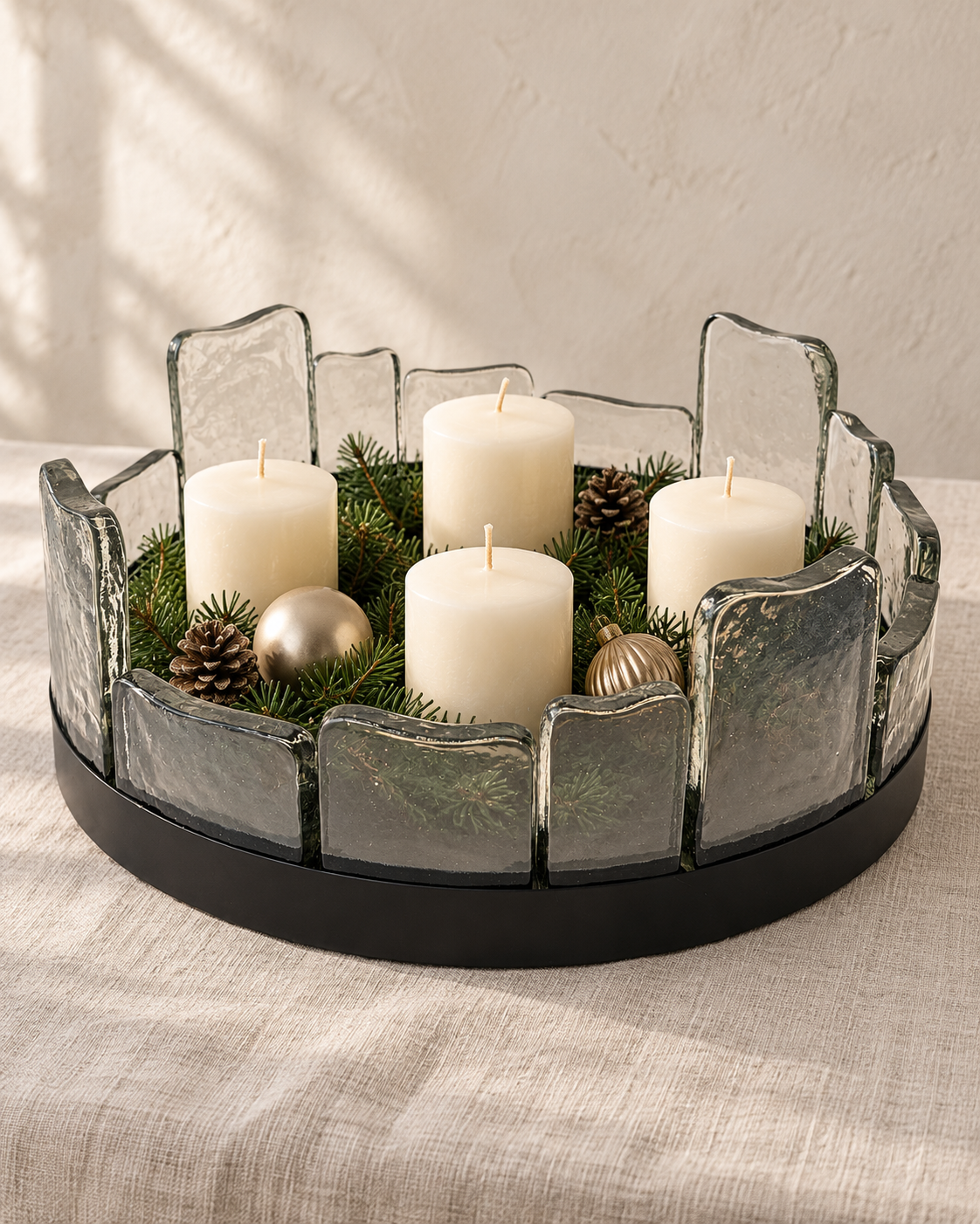 Fjord Dekoschale, schwarz Eisen pulverbeschichtet mit Glas H 15 cm D 41 cm