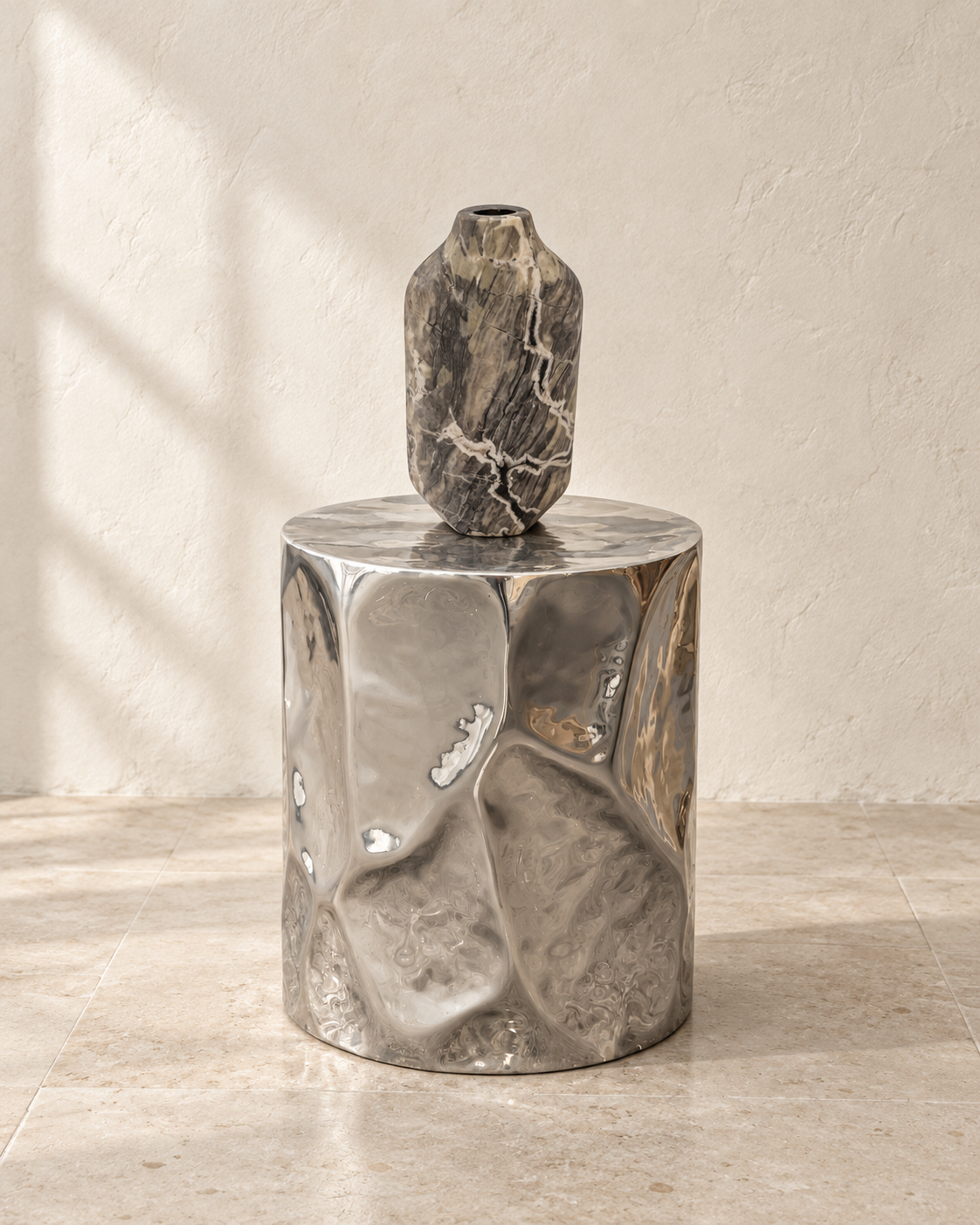 Yuri Beistelltisch Alu, vernickelt, H 48,5 D 39cm