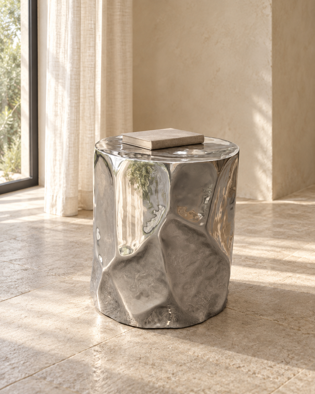 Yuri Beistelltisch Alu, vernickelt, H 48,5 D 39cm